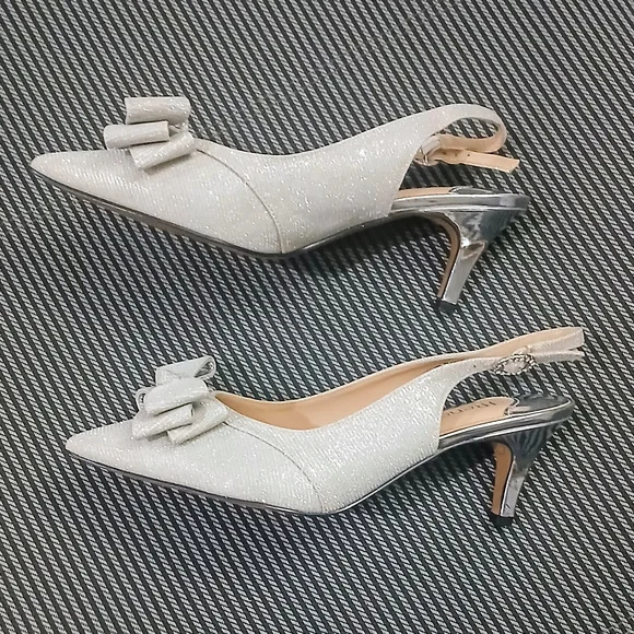 J. Renee SILVER Gabino Pointed Toe w/ BOW, Slingback Pumps *Sz 9.5* NEW, no Tags - Picture 12 of 16